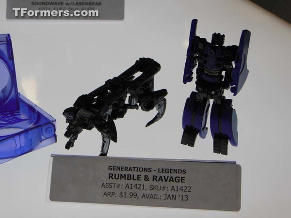 Sdcc 2012 Transformers Generations Fall Of Cybertron Legion Rumble And Ravage  (53 of 55)